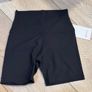 NWT Lululemon align ribbed HR short 6”